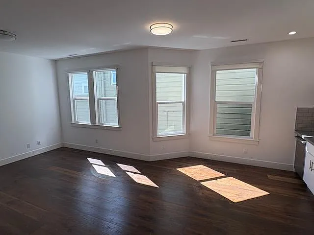 2 bed, $5,495 — Photo 1