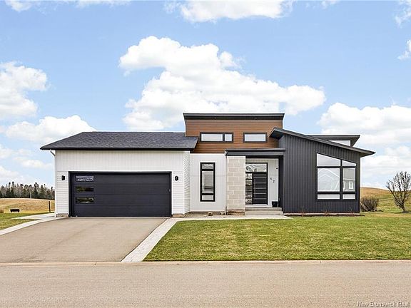 3rd image of 42 Kervin Cres
