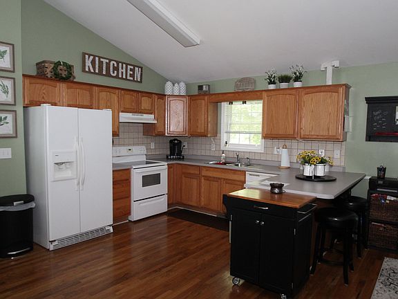 3rd image of 4849 Holiday Villa Dr
