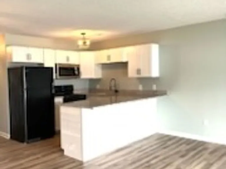 500 Fairway Village Dr #5-J — Photo 8