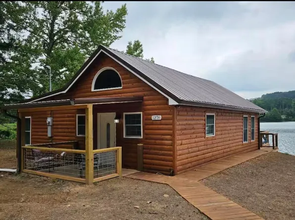 1376 Peggy Ln, Tunnel Hill, GA 30755