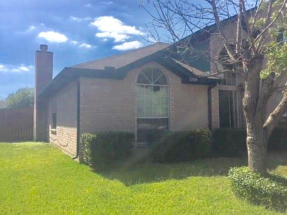 3rd image of 2529 Park Valley Dr