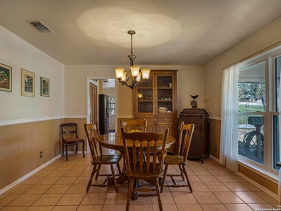 5th image of 1370 NIXON DR