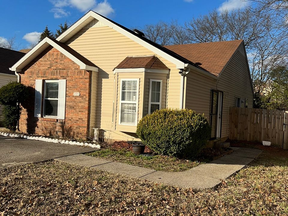 1st image of 739 Willow Trace Dr