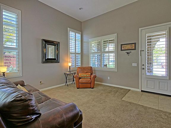 5th image of 10374 New Haven St