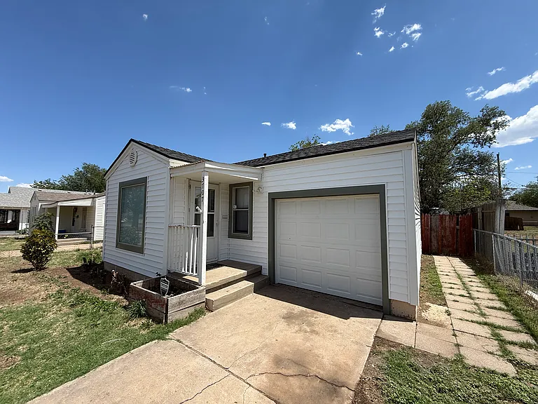 3707 Line Ave — Photo 2