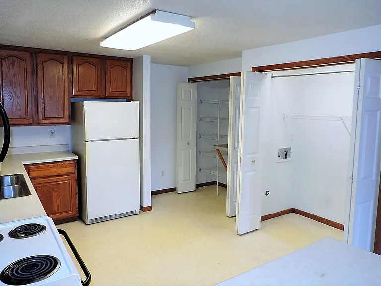 530 Iris Ave — Photo 5