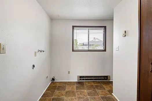 3 bed, 2000 sqft, $1,850 — Photo 3
