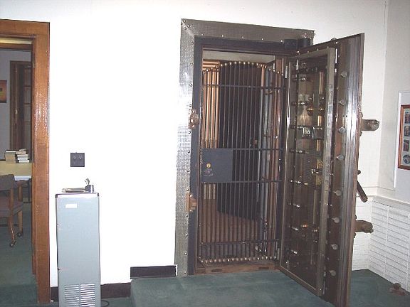 3rd image of 6066 Dr. Thomas Walker Road