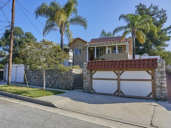 4th image of 2389 Mayfield Ave