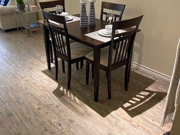 3rd image of 2121 Ella Blvd #4tmc2fqsr