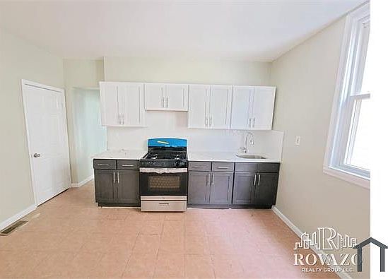 2nd image of 14 Isabella Ave #1