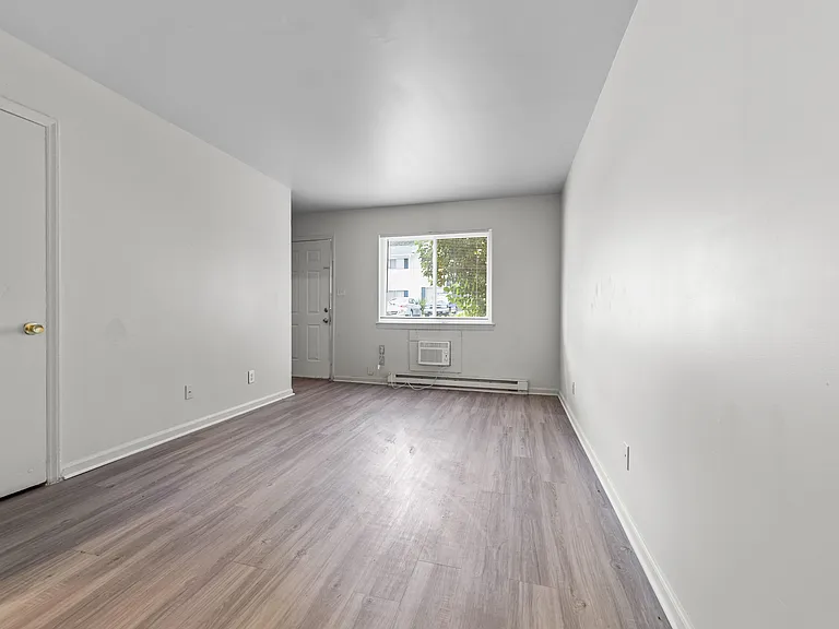 2 Bed, 1 Bath Townhome
