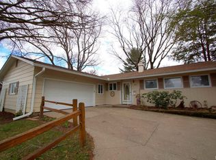 2811 E Hayes St, Davenport, IA 52803