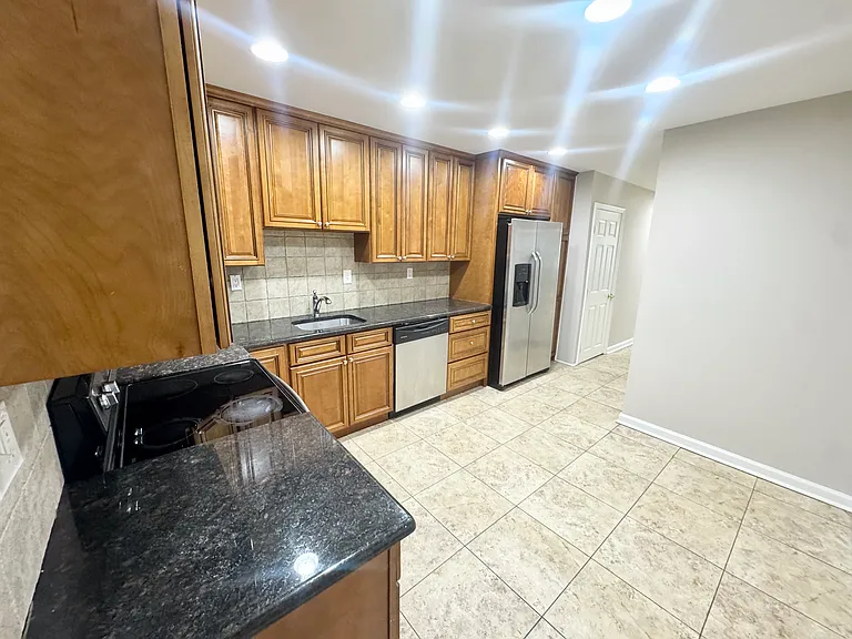 3510 Wallace St — Photo 17