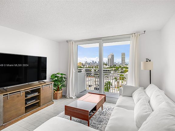 3rd image of 345 Ocean Dr APT 905