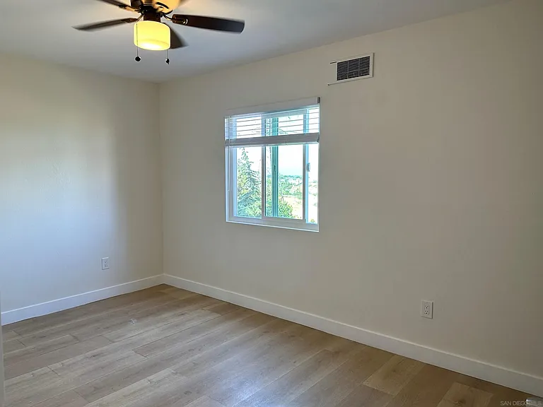 1450 Melrose Ave #103 — Photo 21