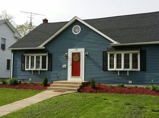 19 W 3rd St, Sandwich, IL 60548