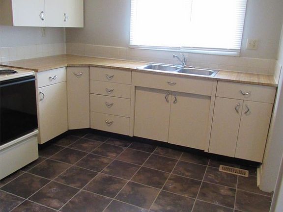 4th image of 1409 Crescent Dr
