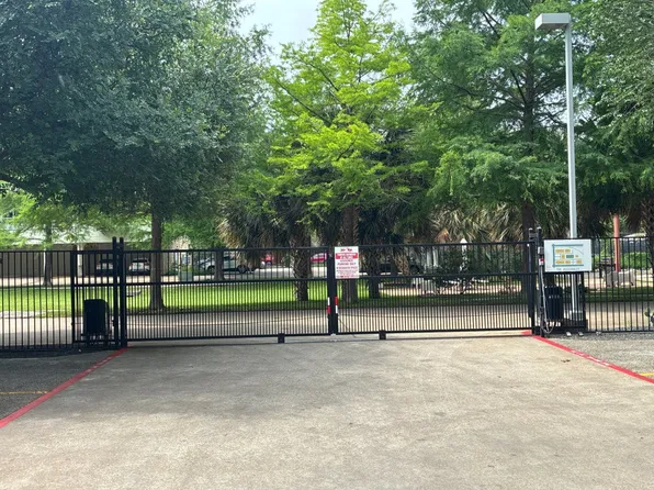 2401 E 6th St APT 5072, Austin, TX 78702