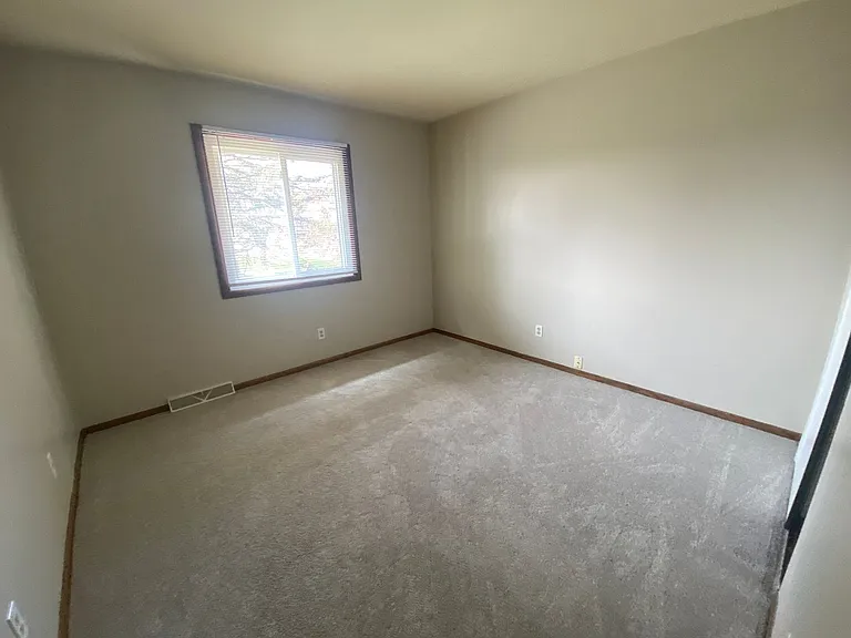 N114W15518 Sylvan Cir — Photo 8