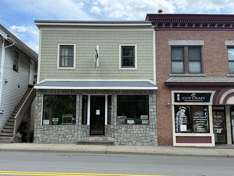 5 Wayne Ave #1 — Photo 1