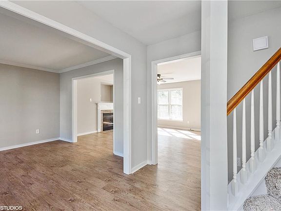 4th image of 4025 Birdbrook Dr