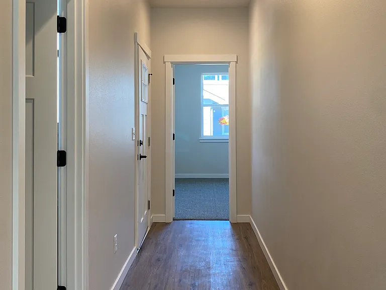 2058 Aaron Dr — Photo 16