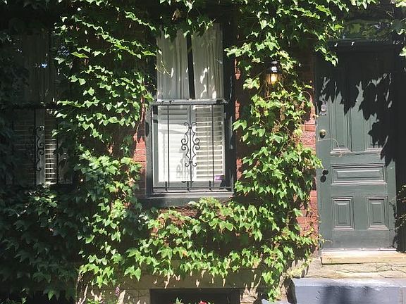 Alley Entrance on Mimosa Way