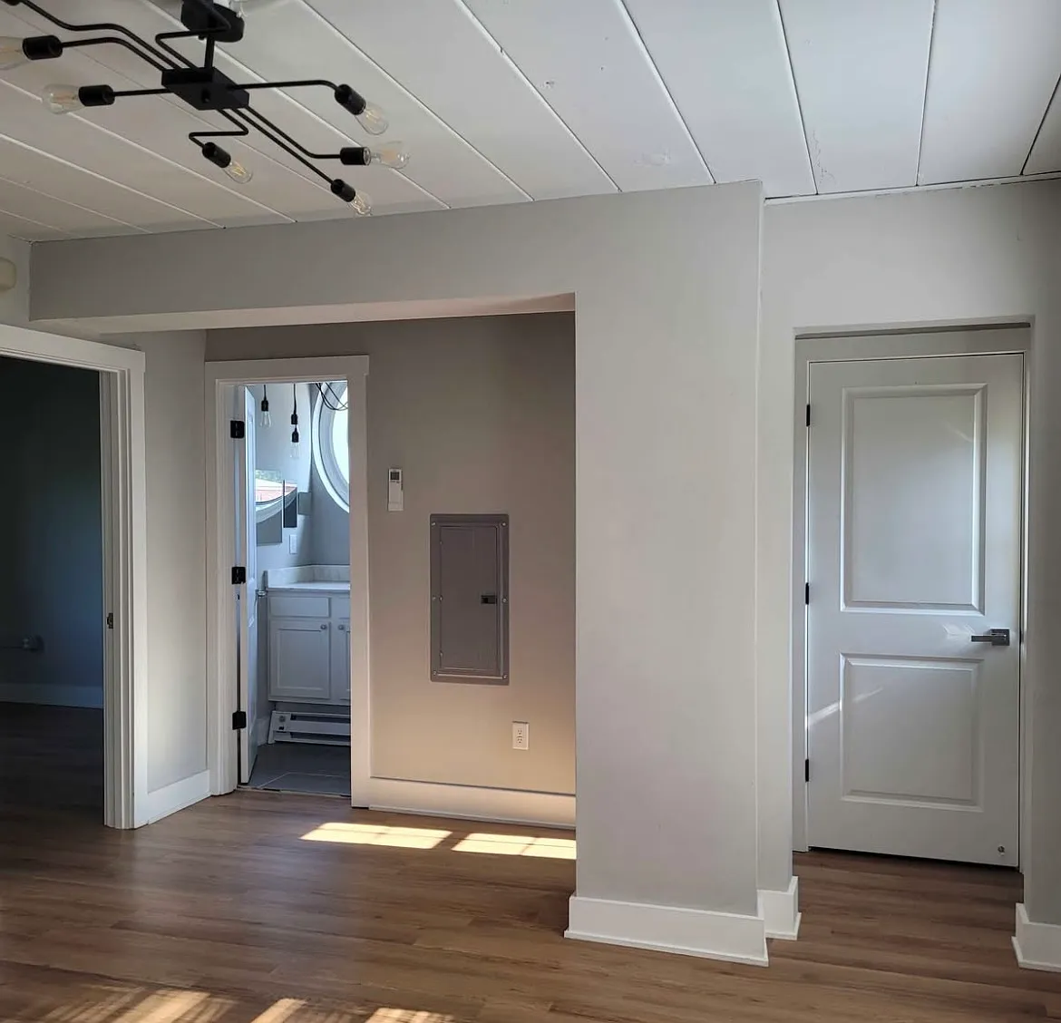 2 bed, 572 sqft, $1,200 — Photo 4