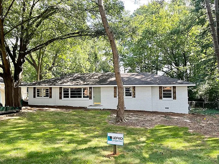 6711 Sunny Brook Ln — Photo 1