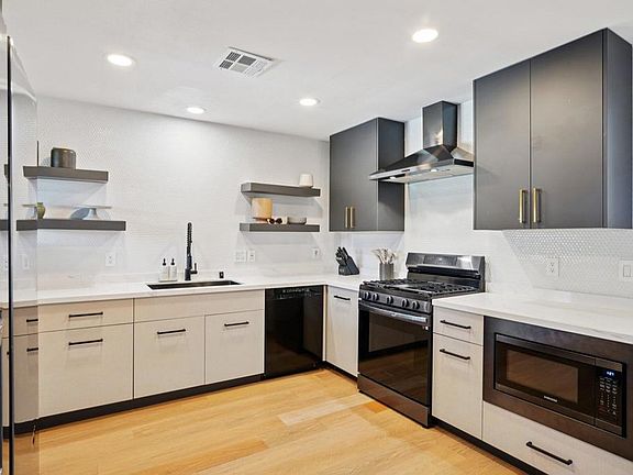 3rd image of 386 W Rosa Parks Rd