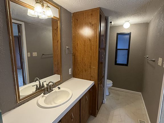 2nd image of 502 N H St