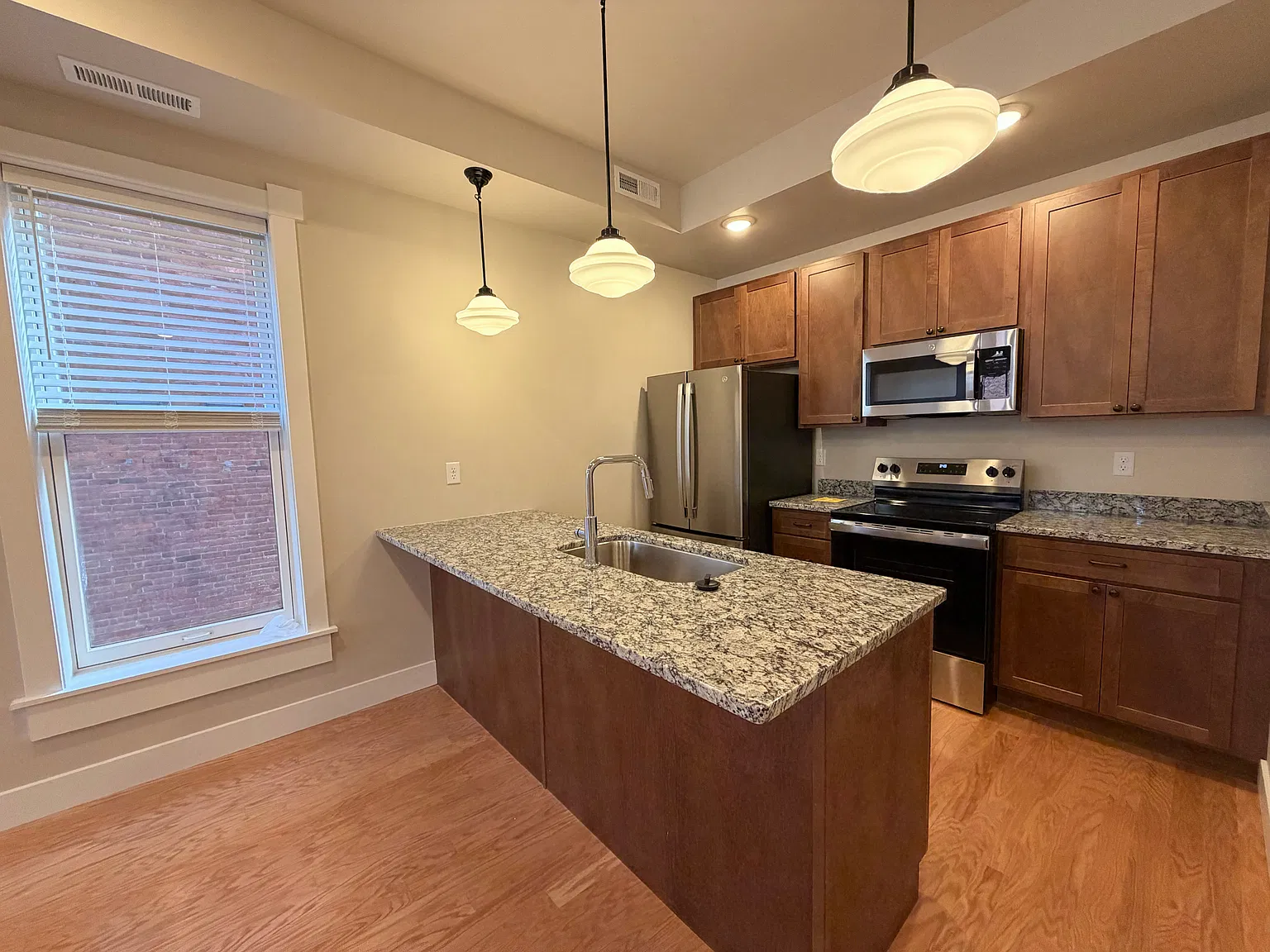 3 bed, 2.5 bath, $1,980 — Photo 1