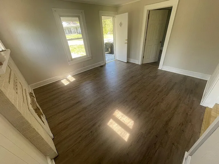 525 Lakeside Ave — Photo 4