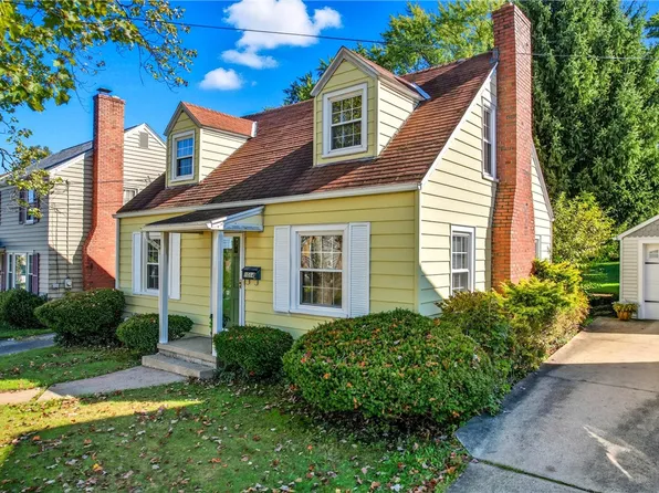1014 Bon Air Dr, Sharon, PA 16146