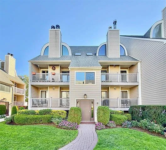 1 bed, $2,700 — Photo 1