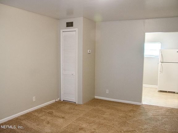 3rd image of 2775 Herschel St APT 14