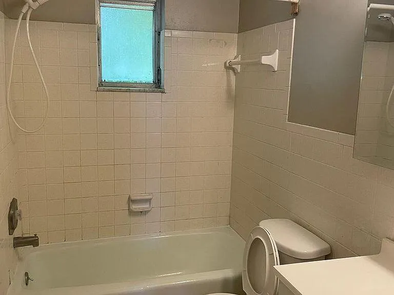 702 N L St #13 — Photo 6