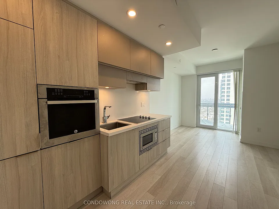 39 Roehampton Ave #2901