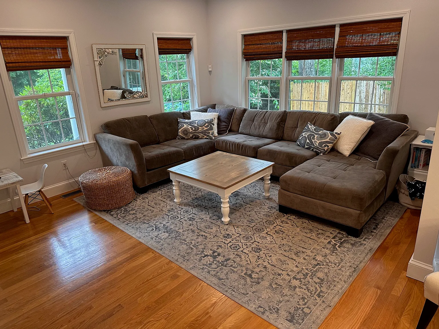 4 bed, 2.5 bath, 2379 sqft, $3,350 — Photo 2