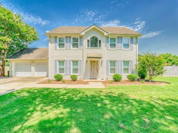 490 Blake Dr, Tuscumbia, AL 35674