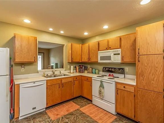 4th image of 8509 Coralberry Ln