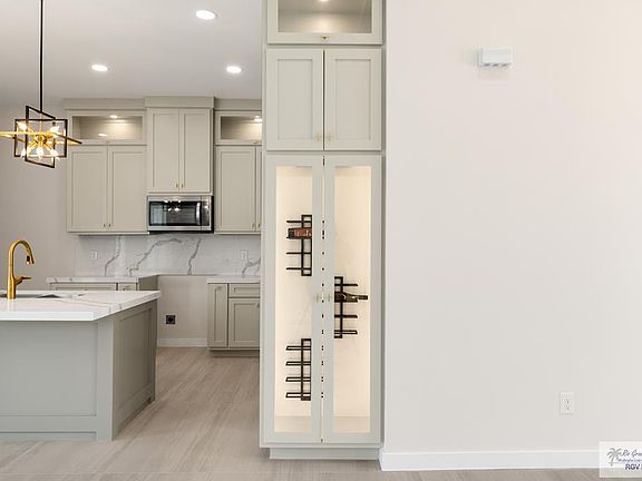 3rd image of 3722 Avenida Residencial
