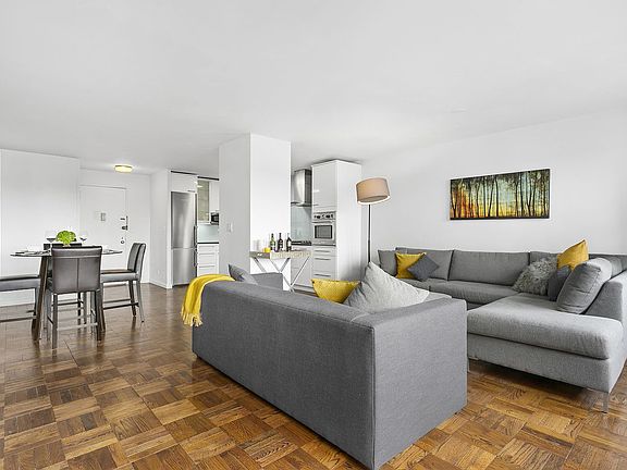 2nd image of 15 W 72nd St APT 19-F
