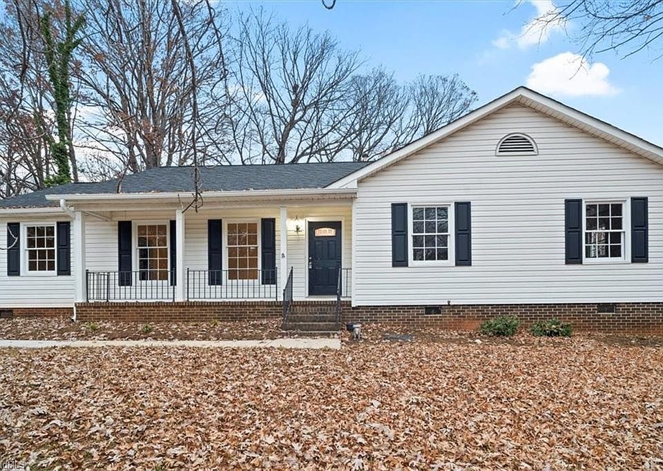 1st image of 300 Village Ln