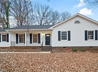 300 Village Ln, Greensboro, NC 27409