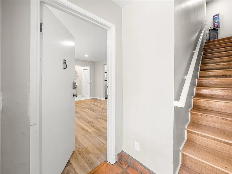 130 S Soledad St — Photo 7