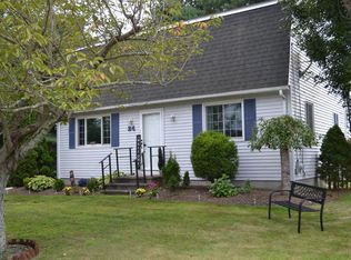 24 Longbow Dr, West Warwick, RI 02893