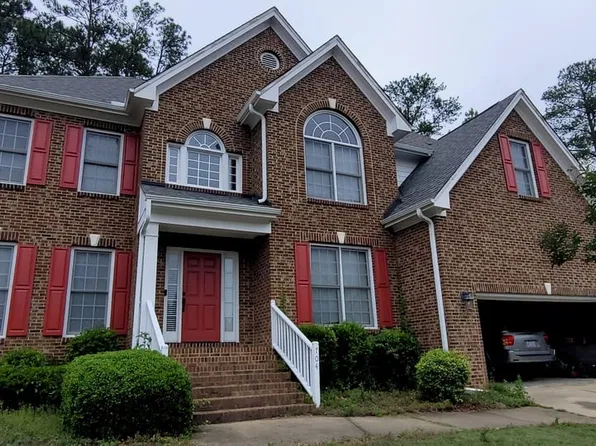 704 Rushing Falls Pl, Fuquay Varina, NC 27526